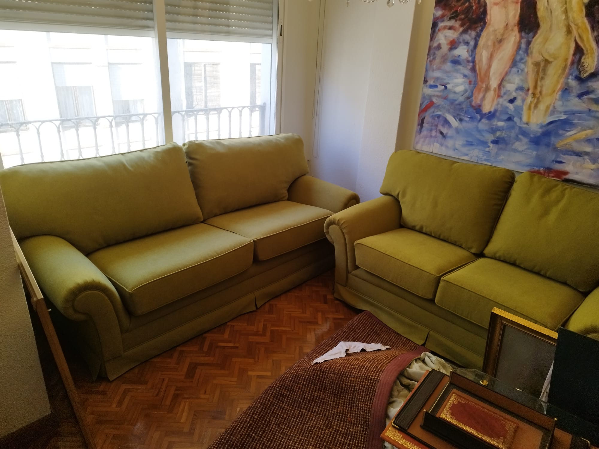 Tapicerías Iván nuestra pasión es la tapicería y restauración de muebles en Valencia, proporcionándoles una segunda vida y adaptándolos a tu estilo.